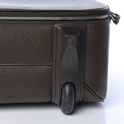 Louis Vuitton Taiga Pegase 55 Grizzli 12 of 21