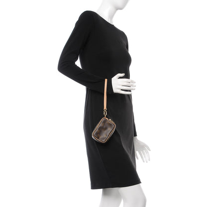 Louis Vuitton Monogram Wapity 2 of 7