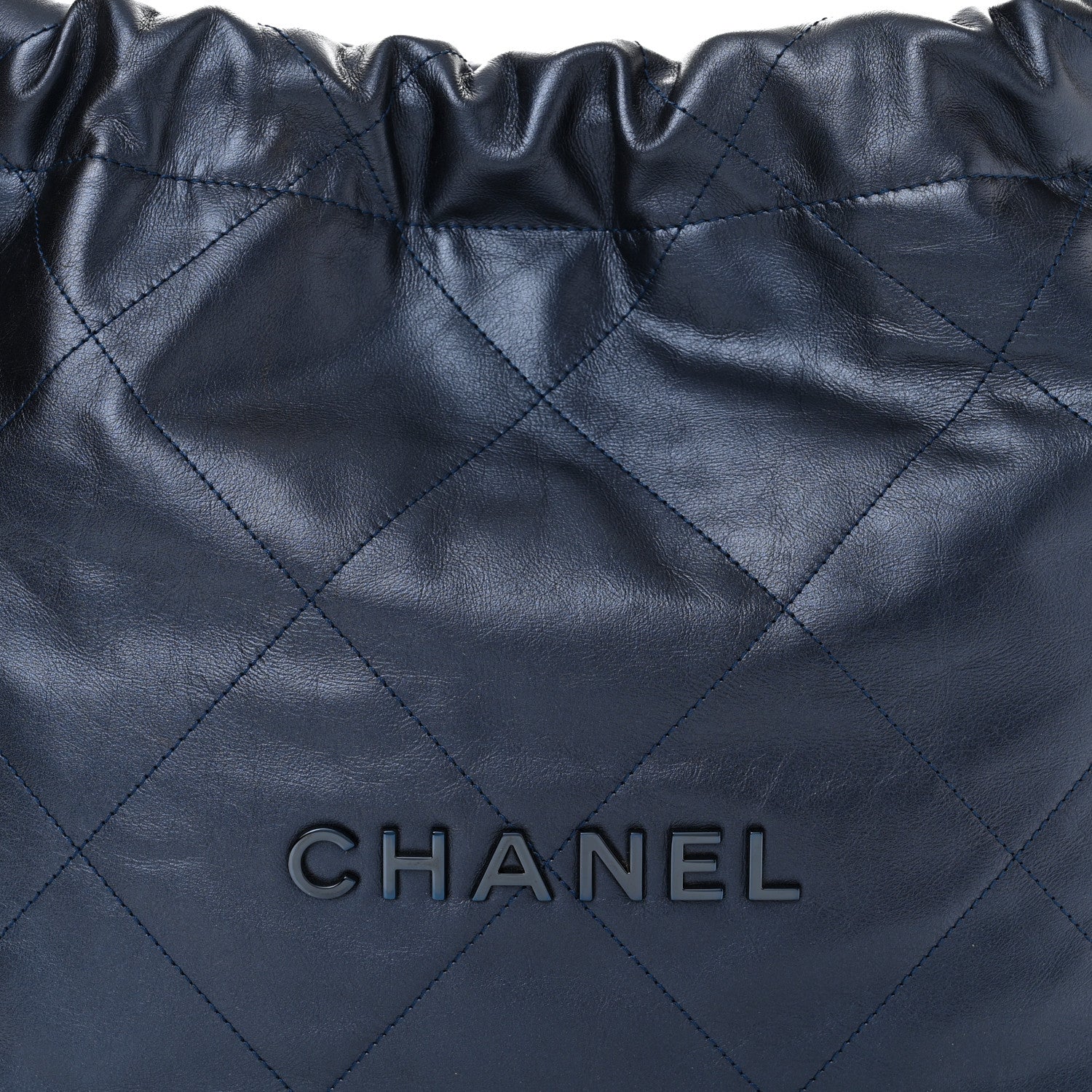 シャネル★ Chanel Metallic Calfskin Quilted Small Chanel 22 Navy Blue 1276578
