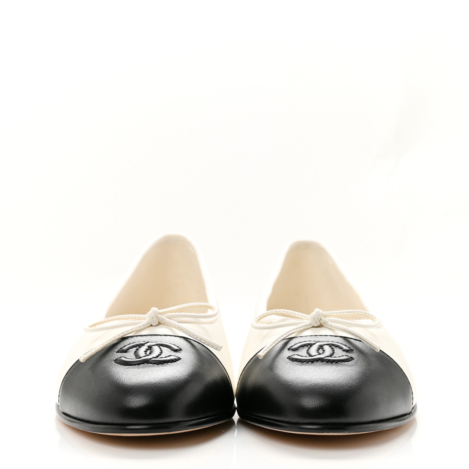 Chanel Lambskin Cap Toe CC Ballerina Flats 38.5 White Black 3 of 10