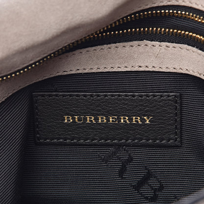 Burberry Signature Grain Medium Mildenhall Crossbody Bag Pale Grey 7 of 10