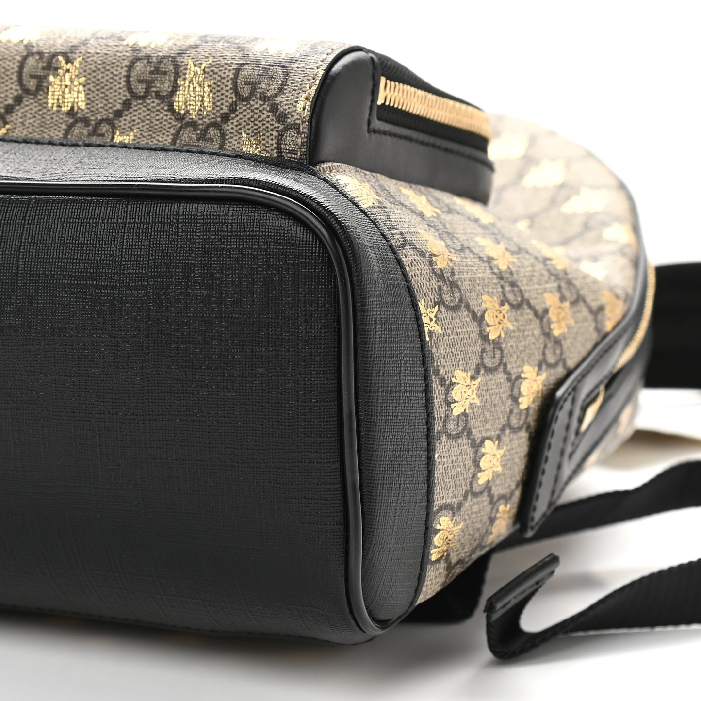 GG Supreme Monogram Bees Print Small Day Backpack Beige Oro Black