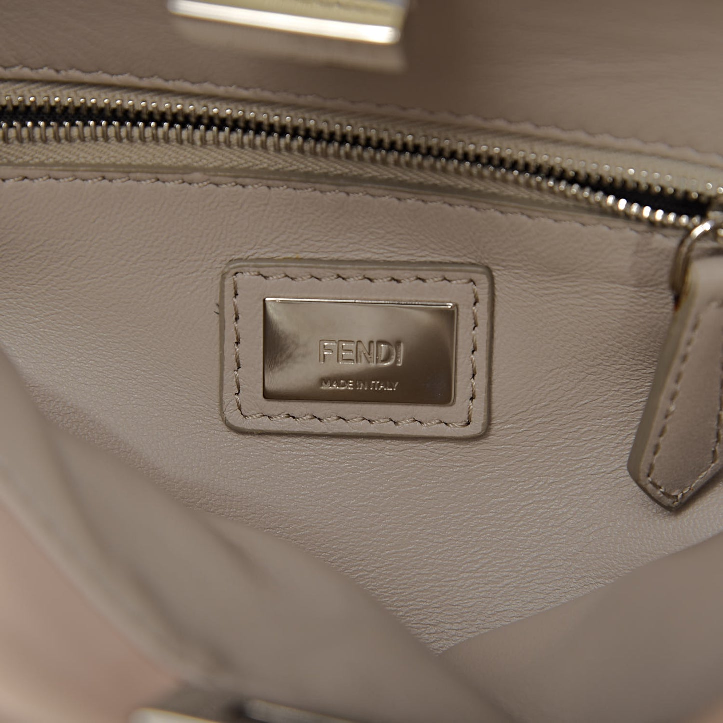Nappa Colorblock Mini Peekaboo Iconic Satchel Plaster Banana Grigio Polvere