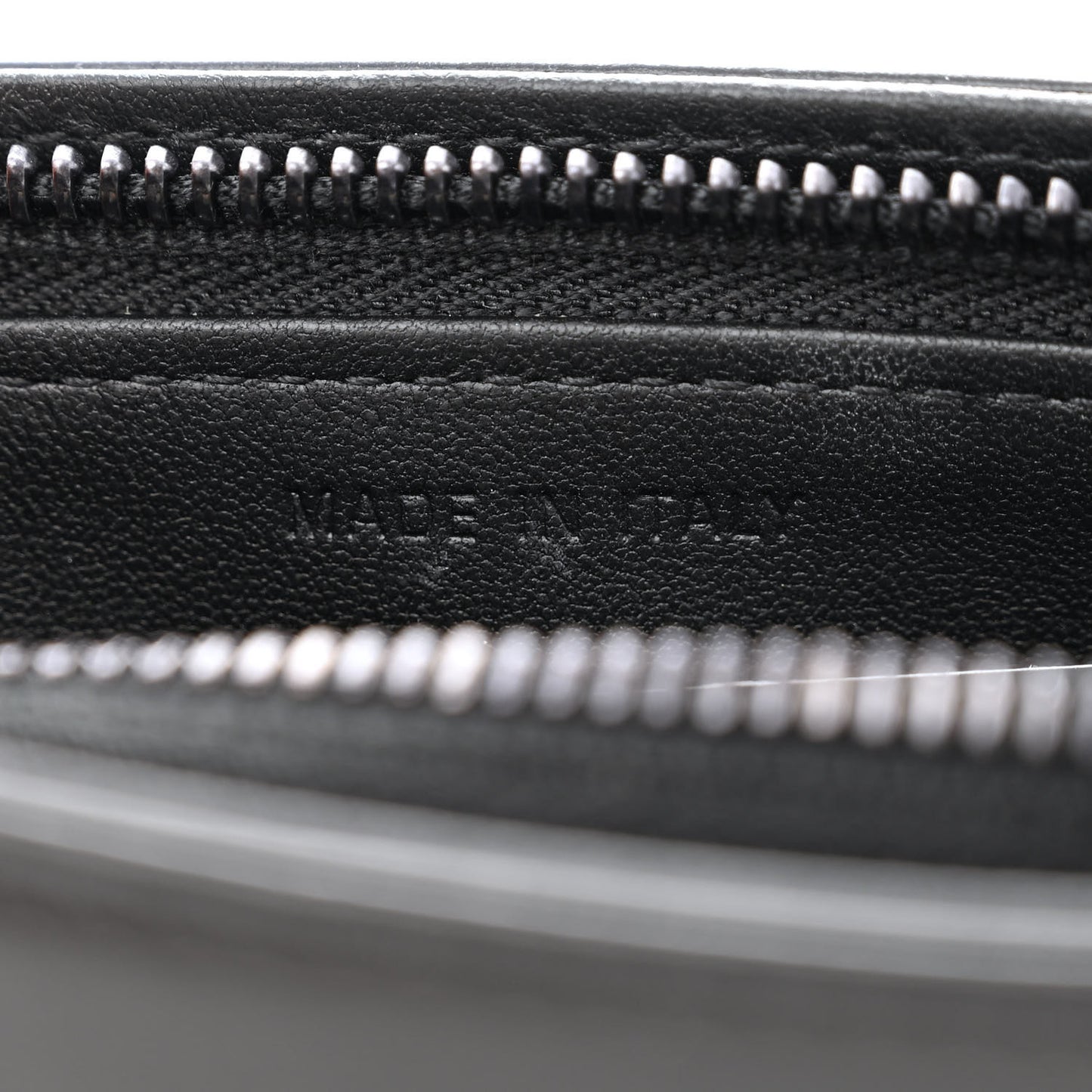 Calfskin Macrocannage Diamond Caro Zipped Pouch With Chain Black