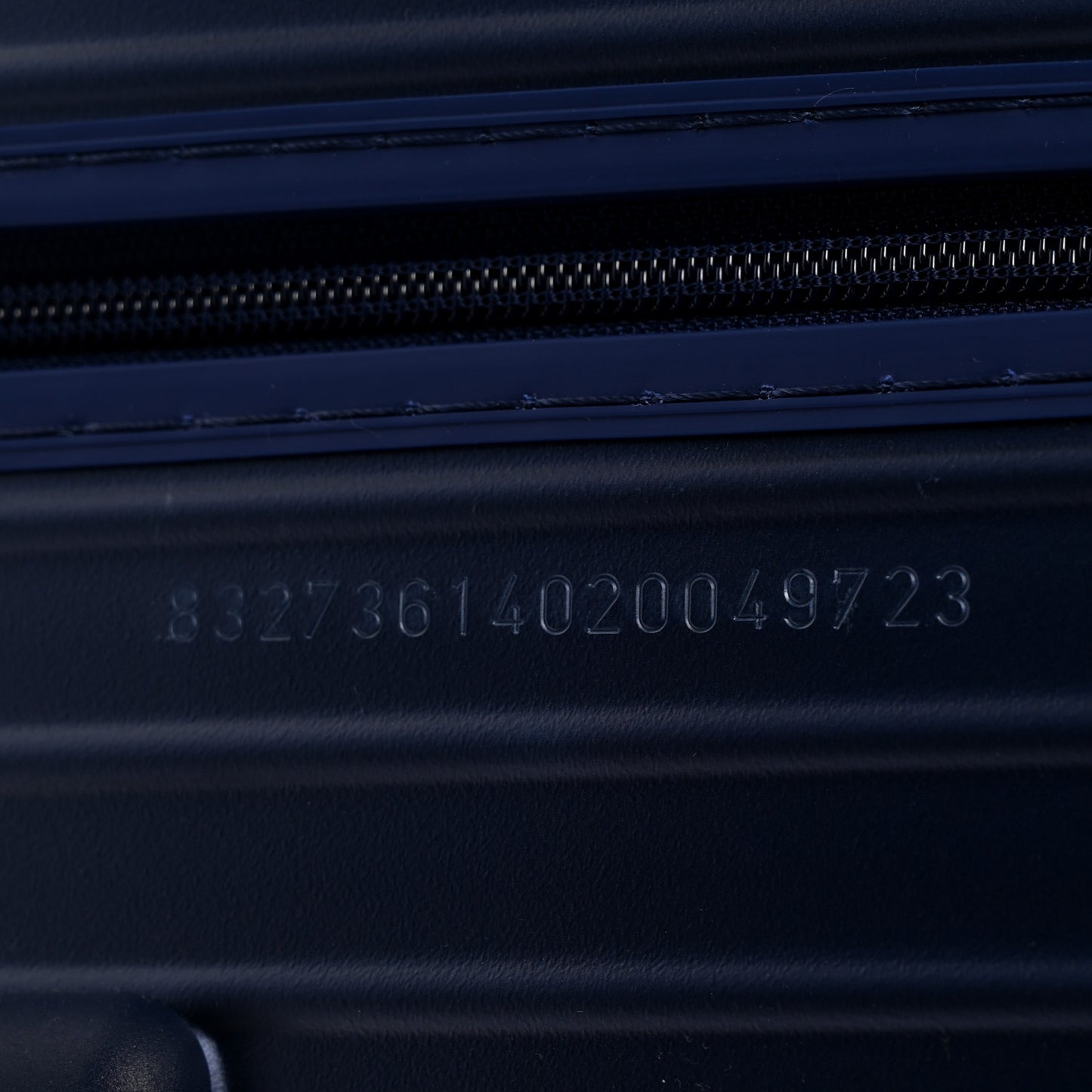 Matte Polycarbonate Essential Check-In L Blue