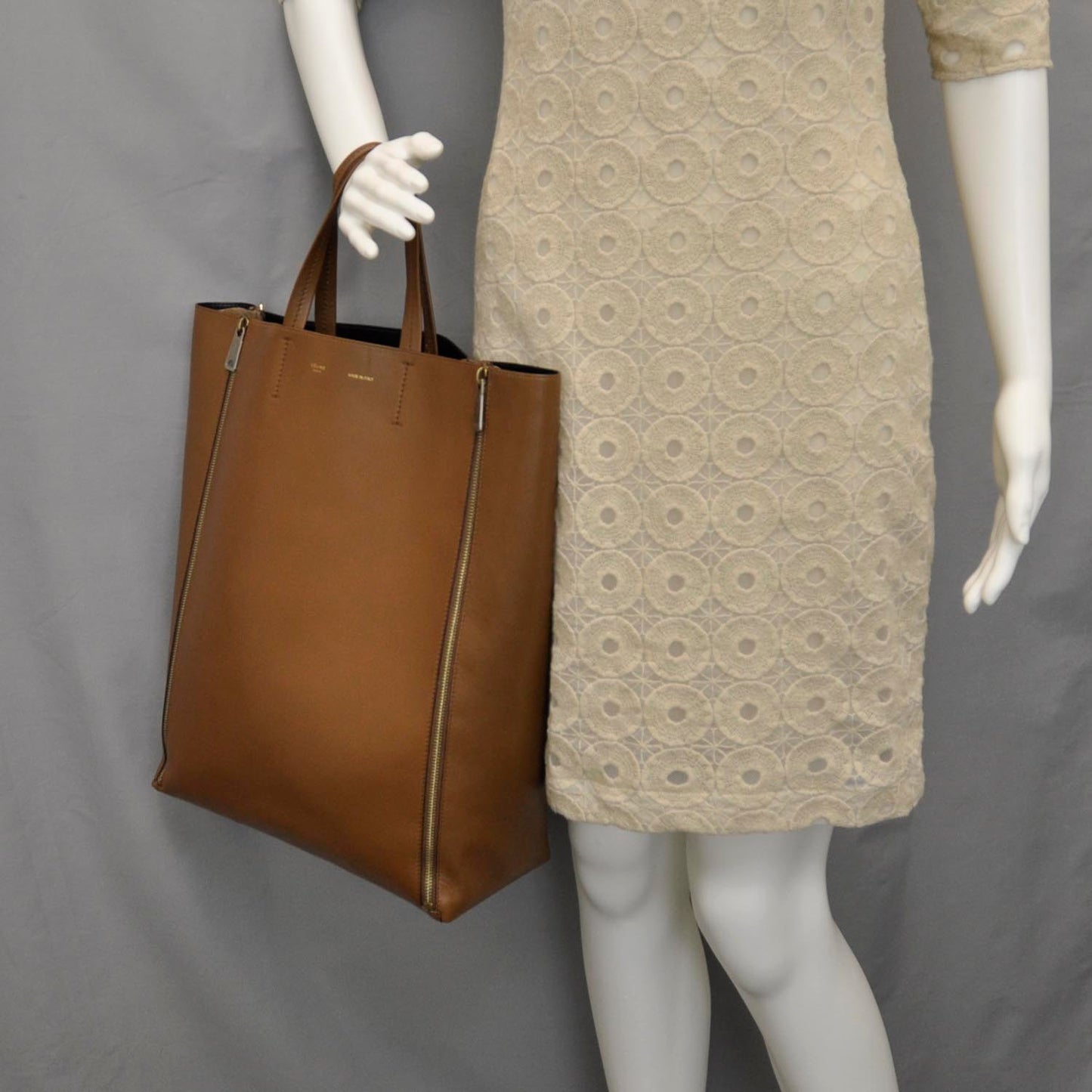 Lambskin Vertical Zip Gusset Cabas Camel