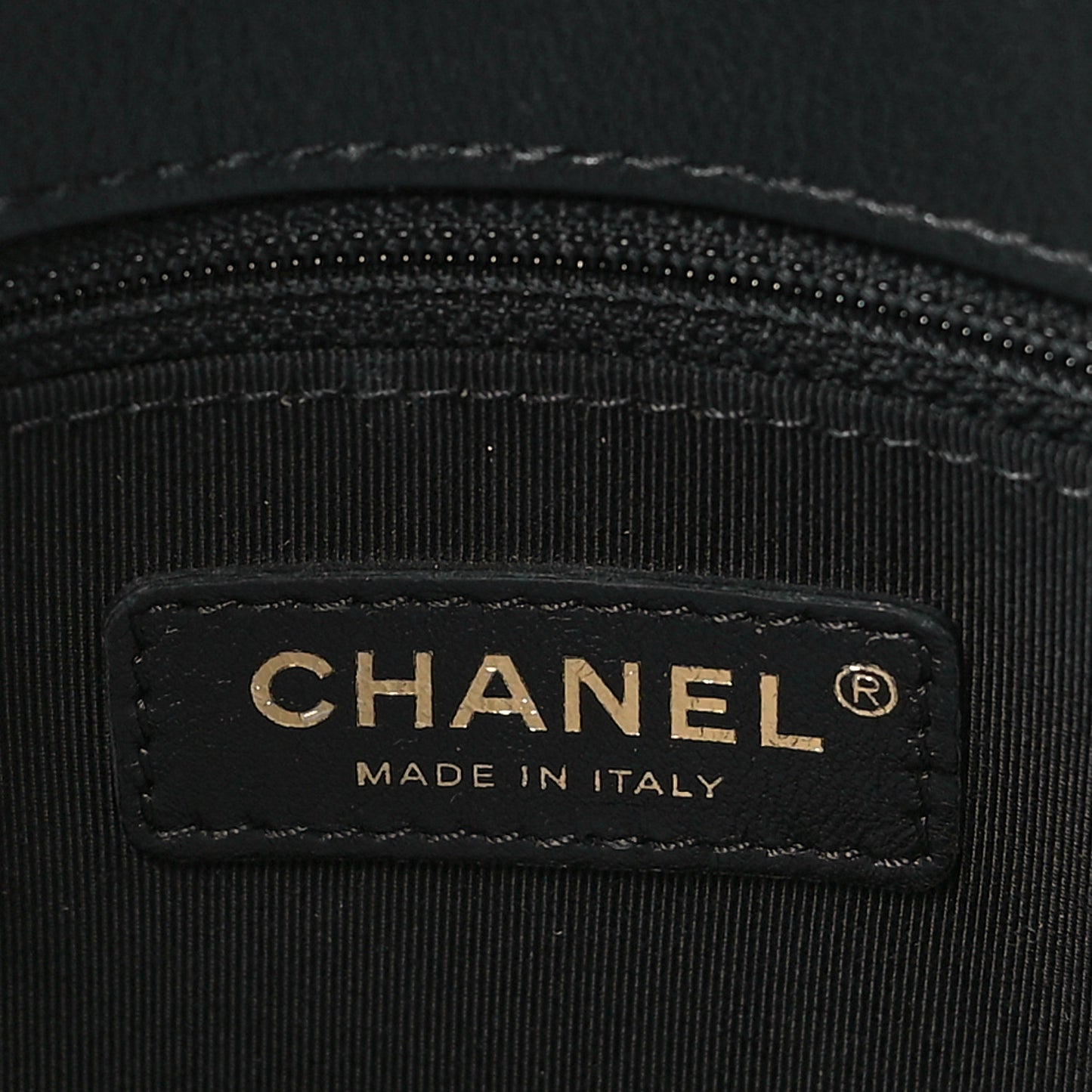 Grained Calfskin Small Chevron Chic Top Handle Flap Black