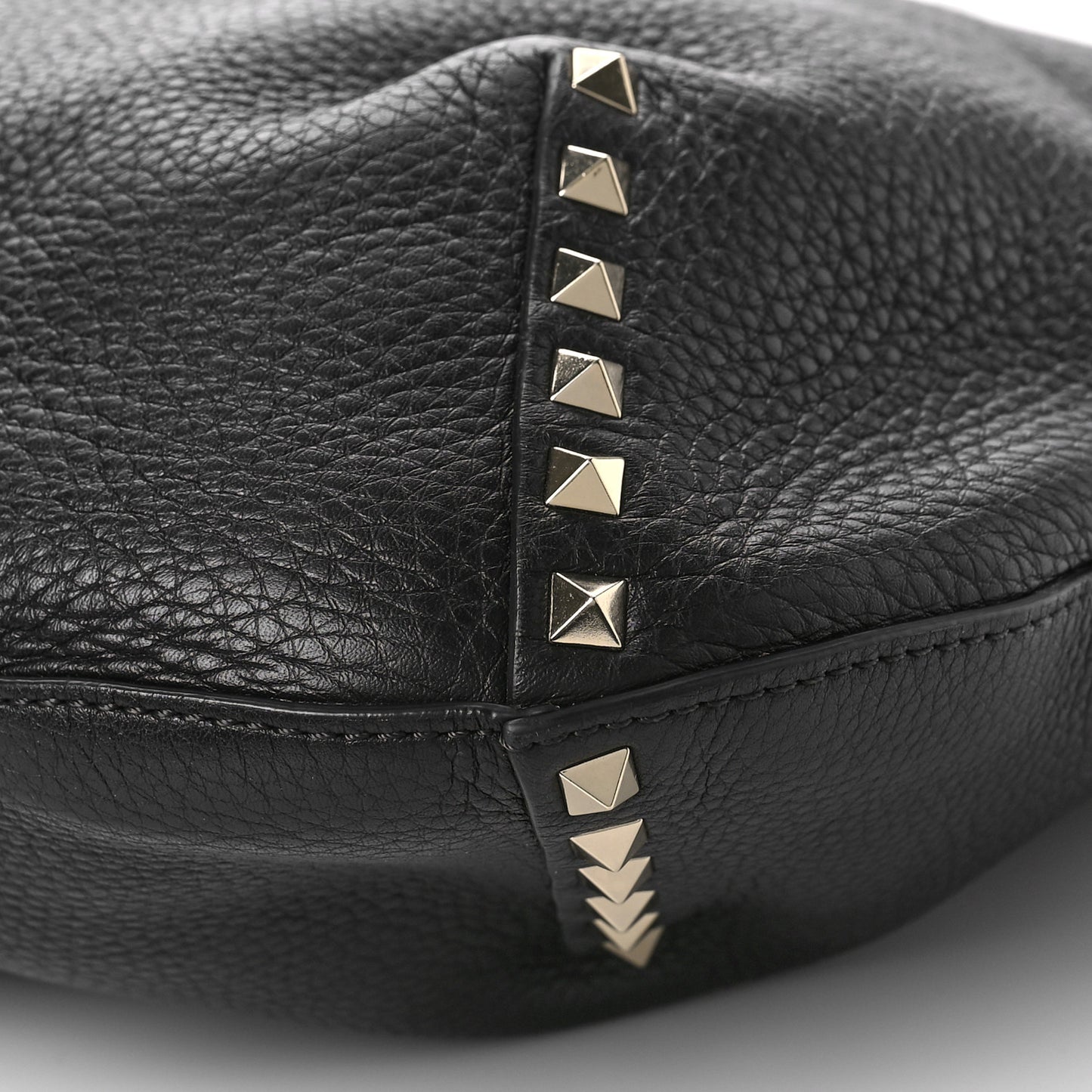 Grained Calfskin Large Rockstud Hobo Black