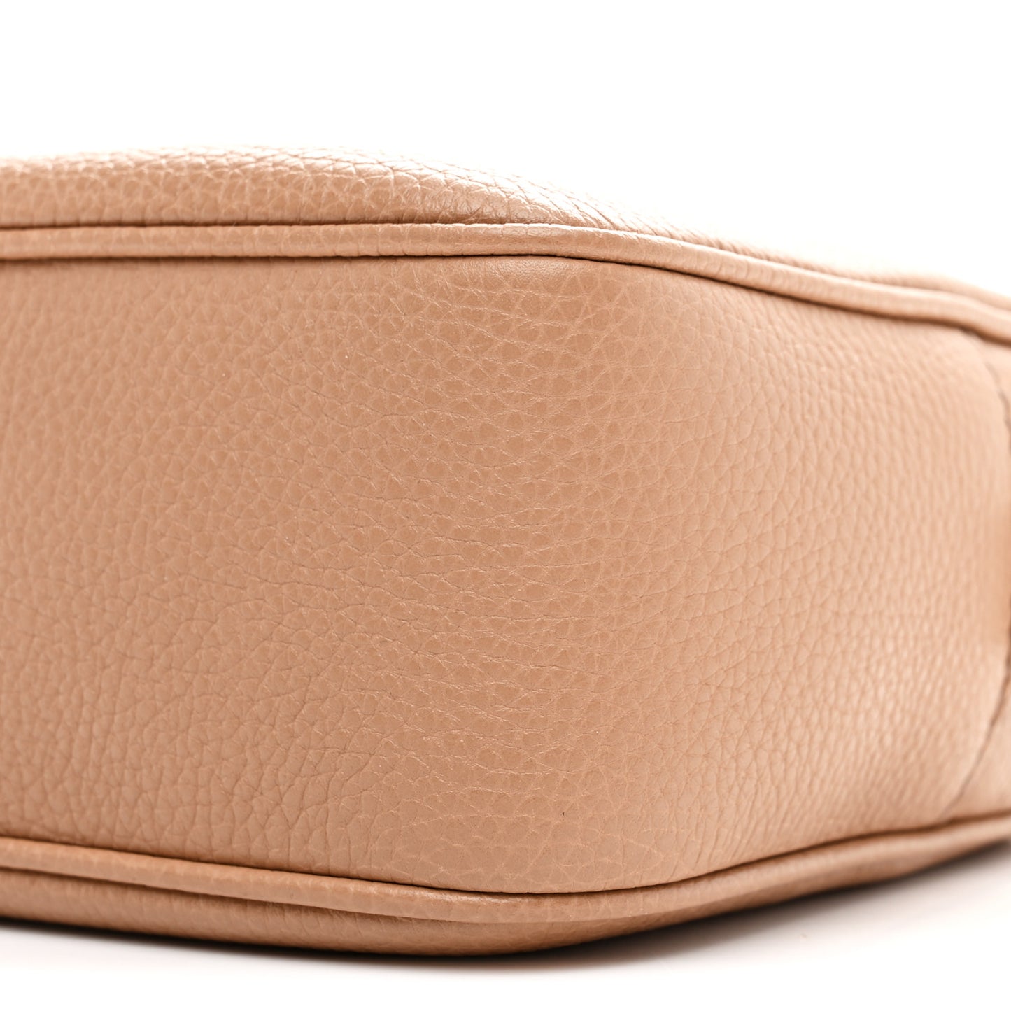 Pebbled Calfskin Small Soho Disco Bag Camelia