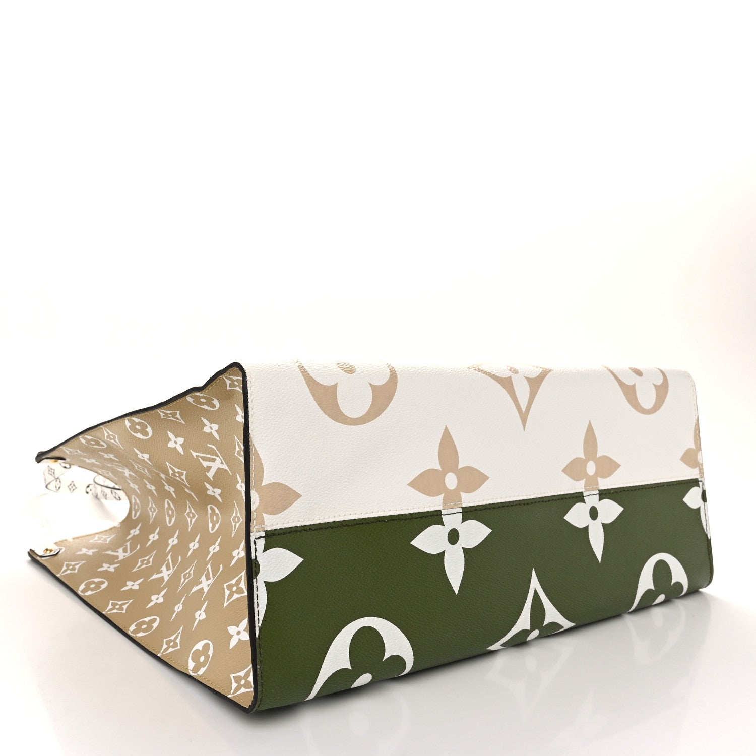 Louis Vuitton Monogram Giant Onthego GM Kaki Beige 4 of 10