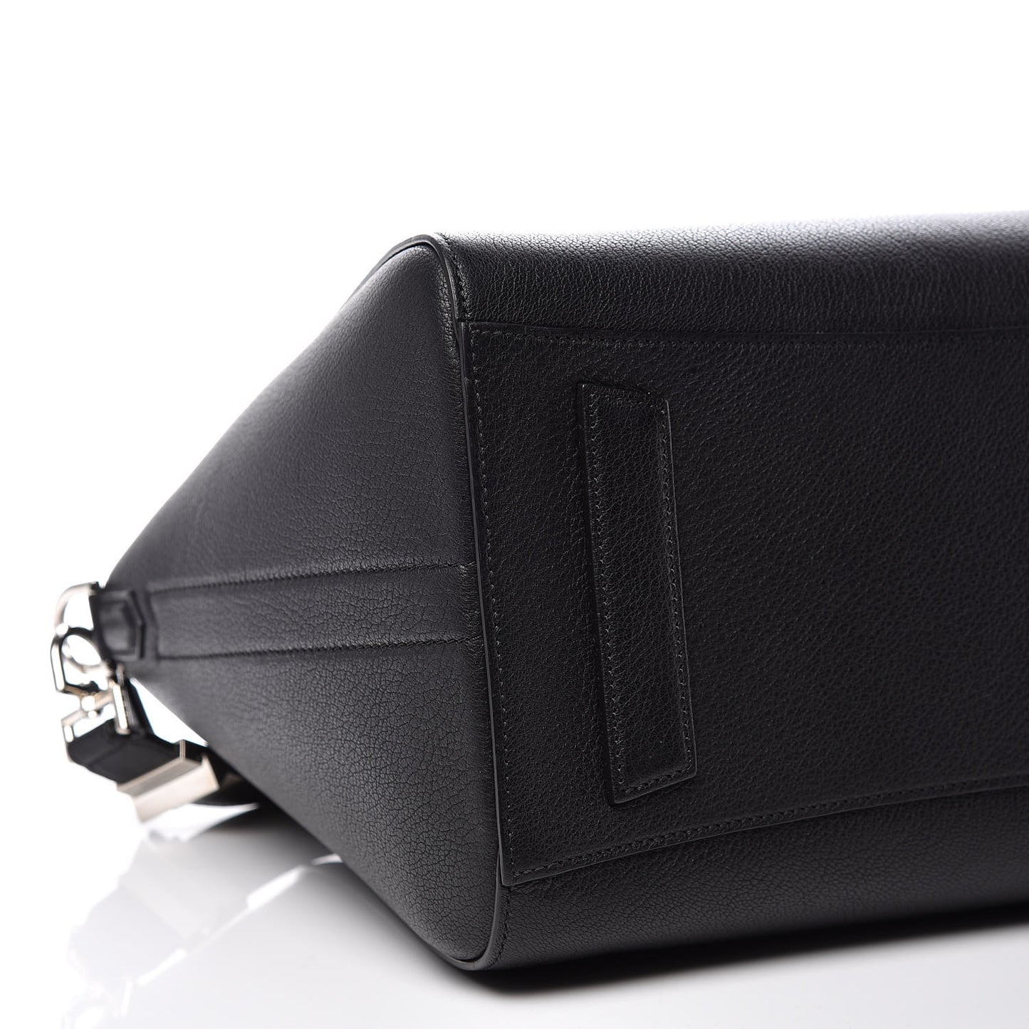 Sugar Goatskin Medium Antigona Black