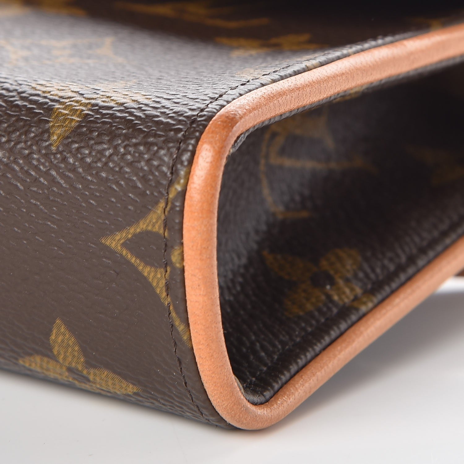 Louis Vuitton Monogram Pochette Florentine S 13 of 13