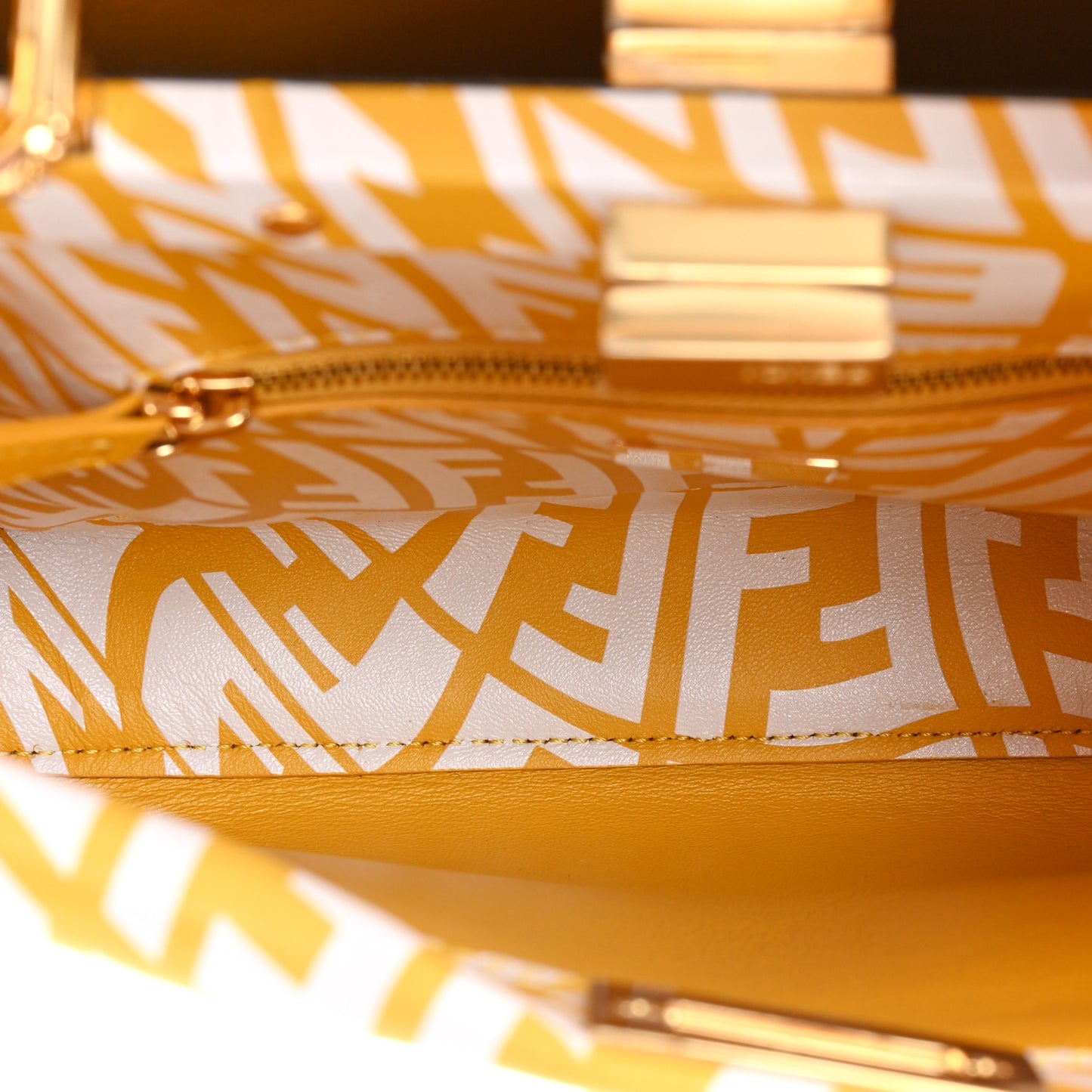 X SARAH COLEMAN Vitello Liberty Shiny Nappa Plexiglass FF Vertigo Mini Peekaboo Iconic Satchel Mimosa White