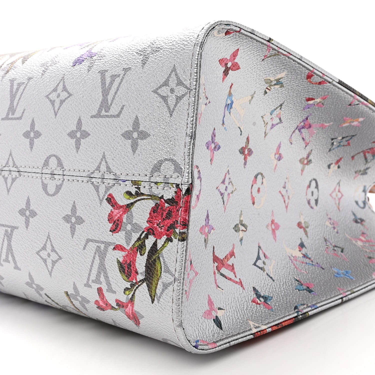 Louis Vuitton Metallic Monogram LV Garden OnTheGo MM Silver 9 of 10