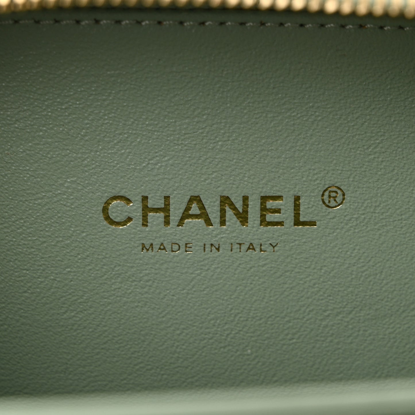 Caviar Quilted Small CC Filigree Vanity Case Mint