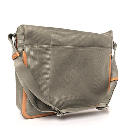 Louis Vuitton Damier Geant Messenger Bag Sable 3 of 8