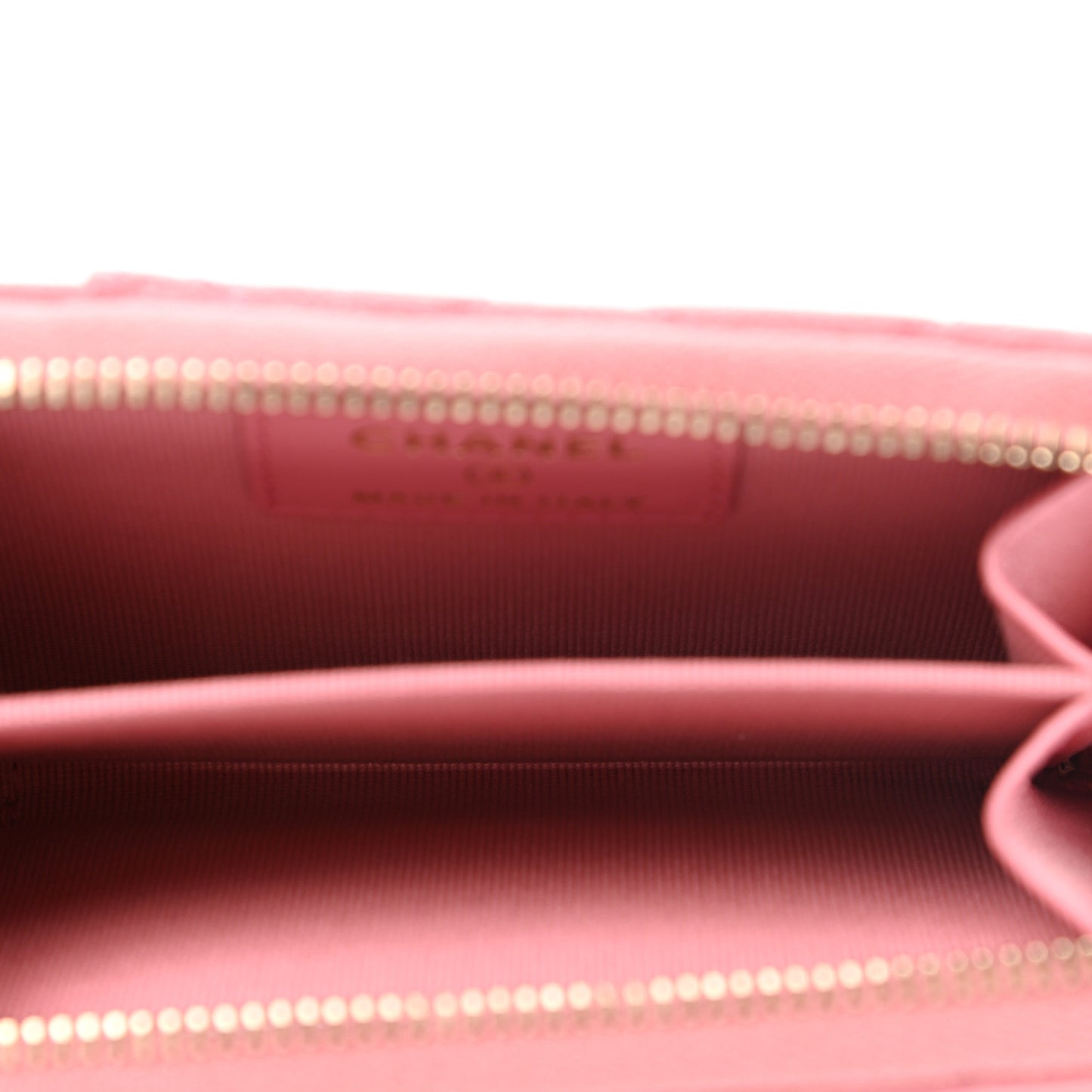 Caviar Quilted Zip Card Holder Pink