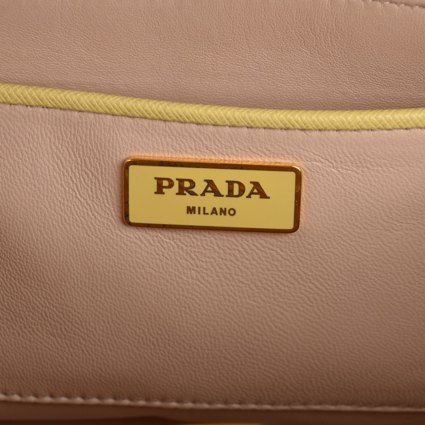Saffiano Lux Crystal Pyramid Bag Ananas Caramel