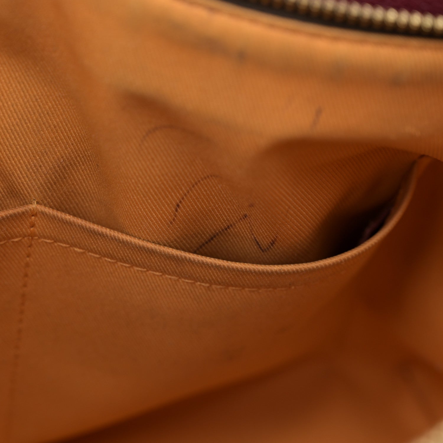Louis Vuitton Monogram Manhattan NM Raisin 12 of 17