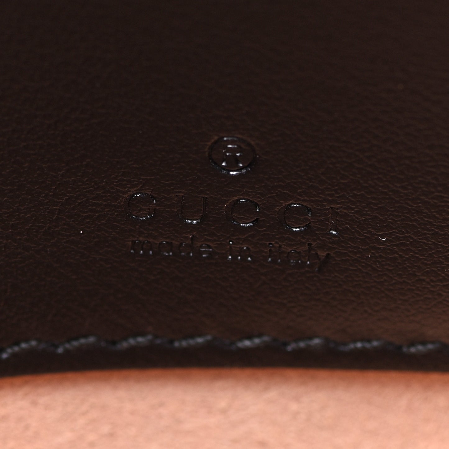 Calfskin Matelasse GG Marmont Round Wrist Wallet Black