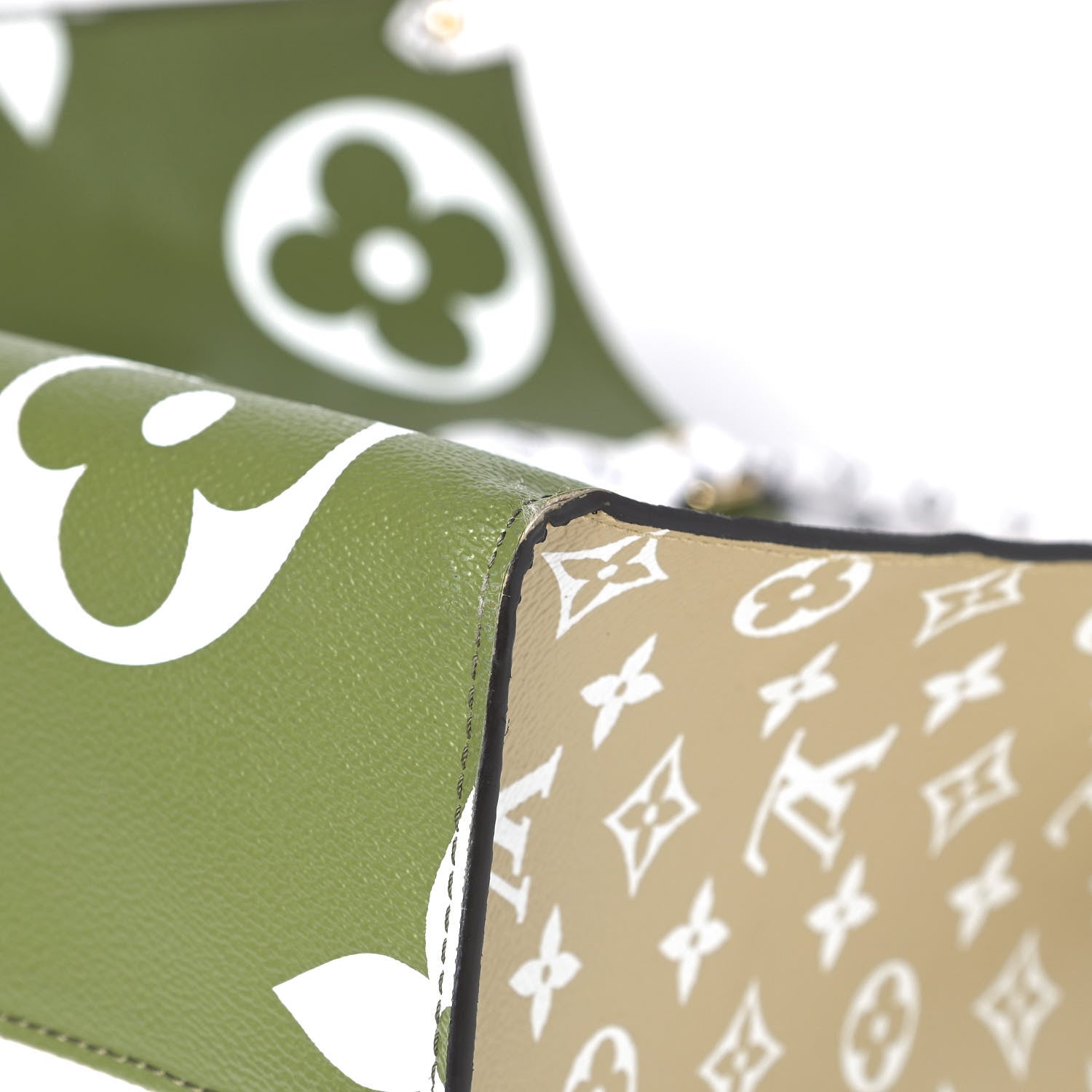 Louis Vuitton Monogram Giant Onthego GM Kaki Beige 14 of 15