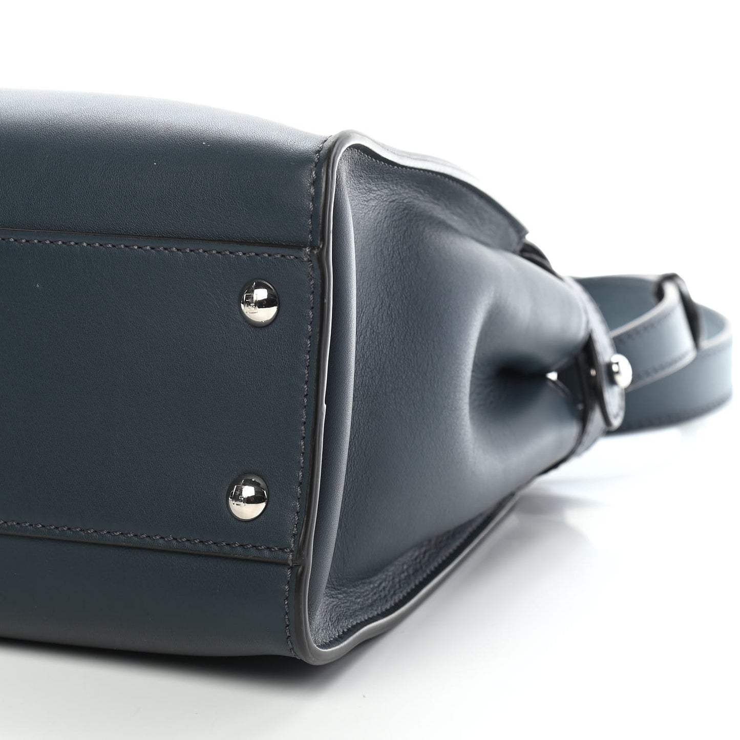 Vitello Seta Shiny Nappa Elaphe Medium Peekaboo Iconic Satchel Notturno Natural