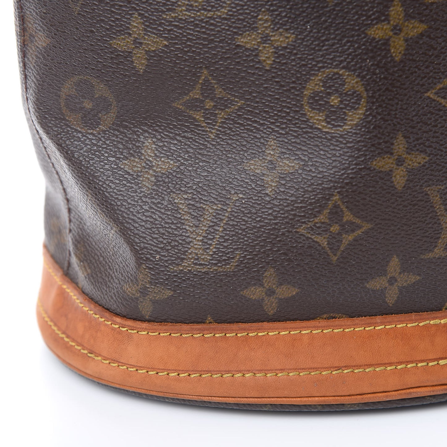 Monogram Petit Bucket 23