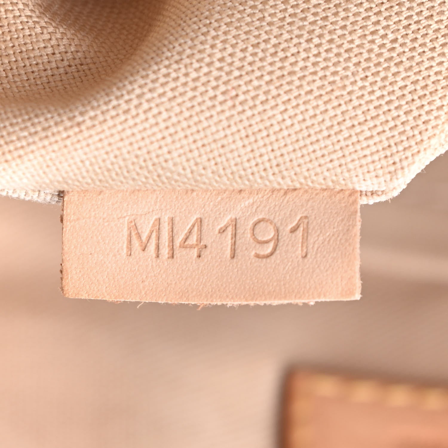 Louis Vuitton Damier Azur Siracusa PM 7 of 9