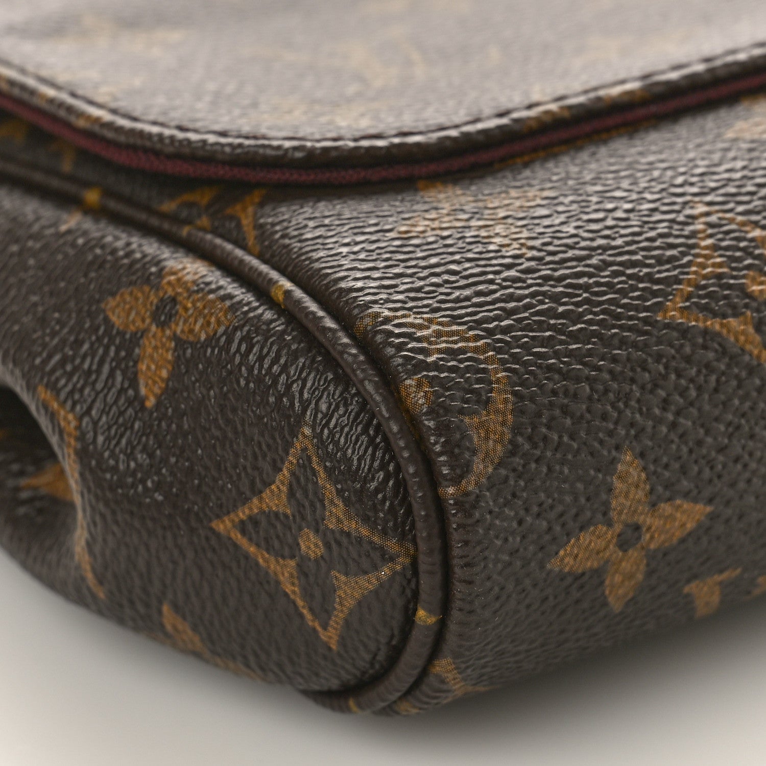 Louis Vuitton Monogram Favorite MM 7 of 8