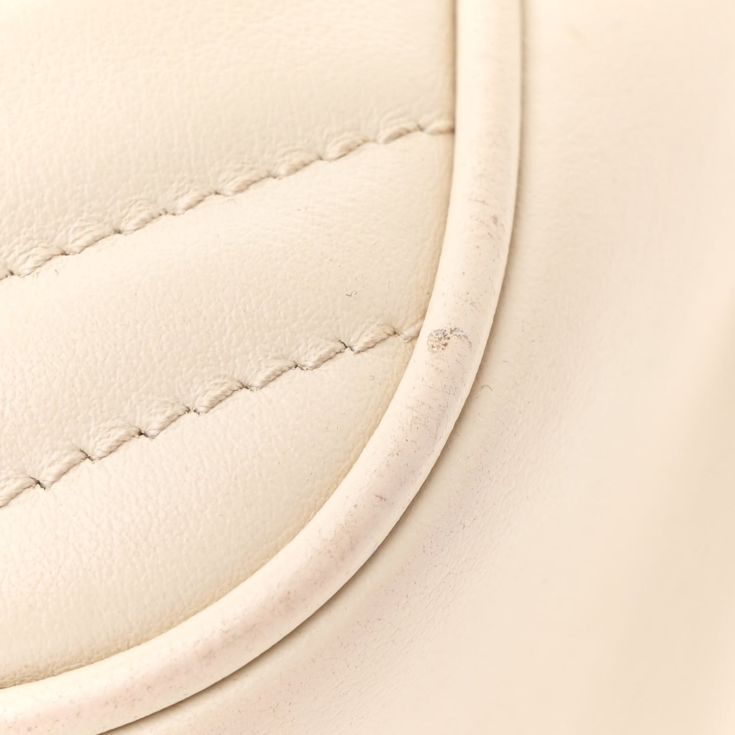 Calfskin Matelasse Small GG Marmont Chain Shoulder Bag White