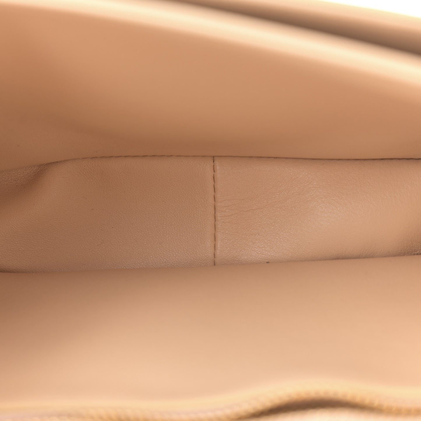 Shiny Calfskin Teen Triomphe Nude