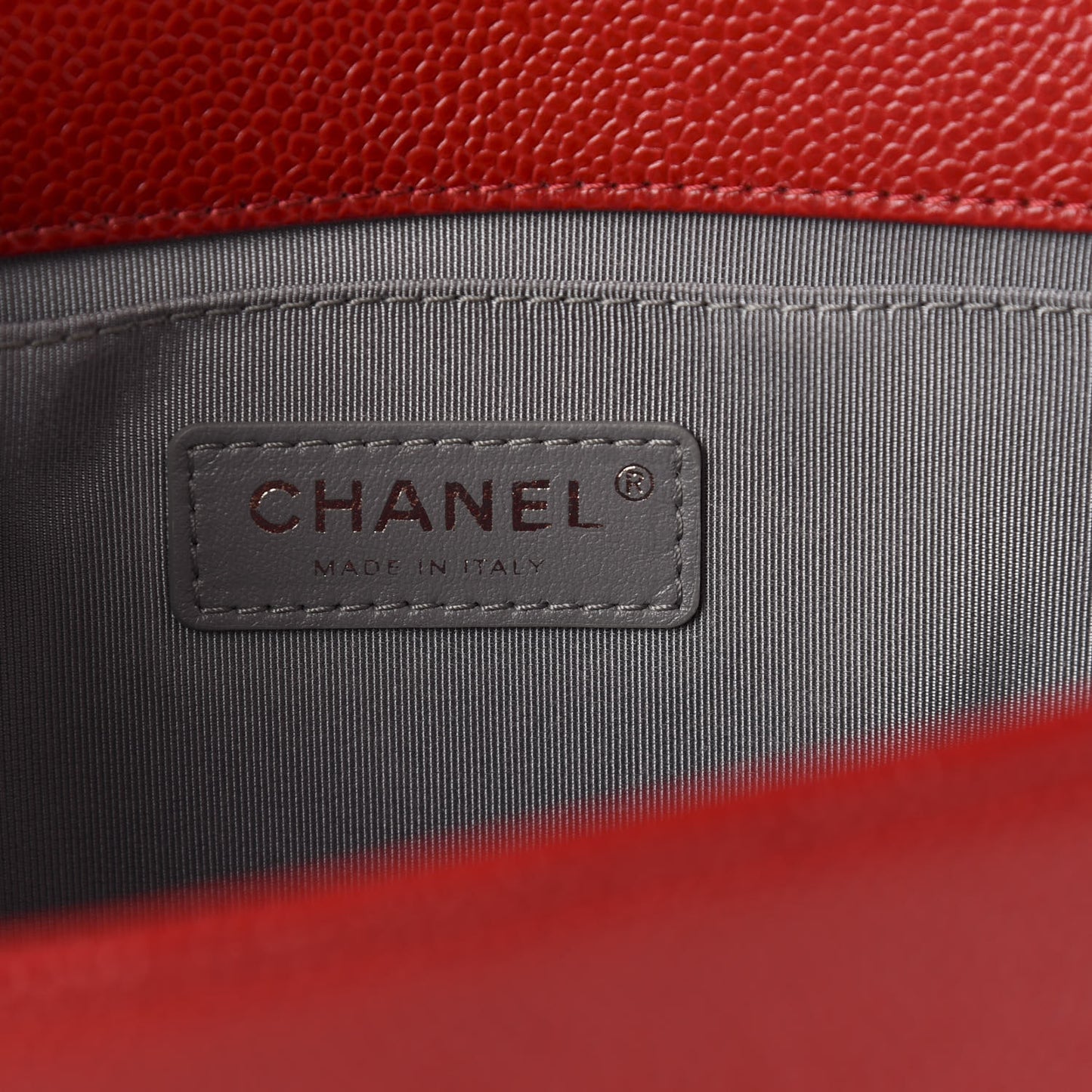 Caviar Quilted Medium Boy Flap Red