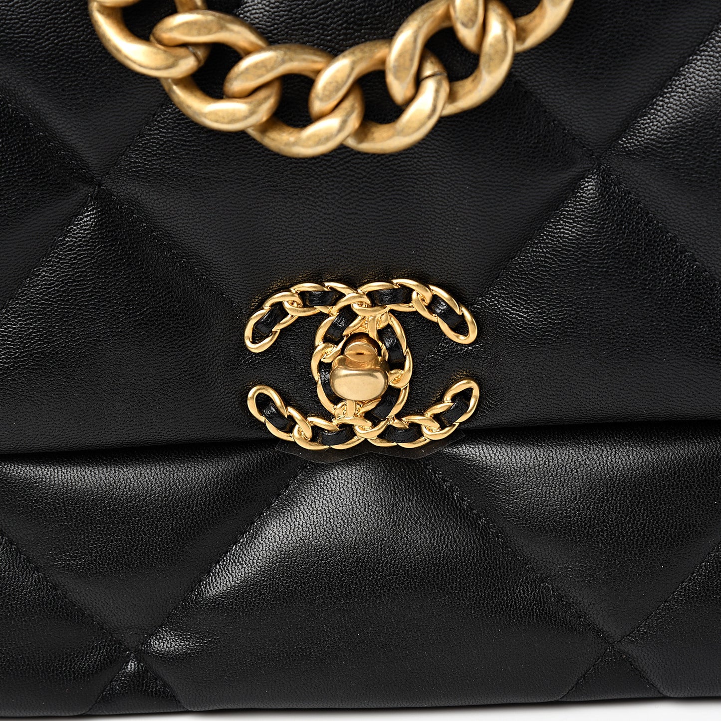 Goatskin Quilted Large 19 Flap Black