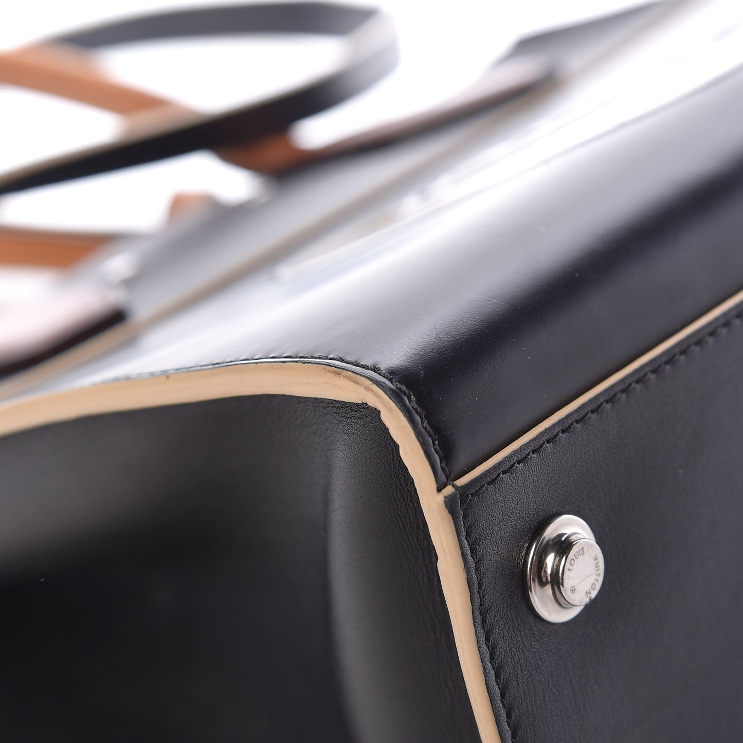 Calfskin World Tour City Steamer MM Black