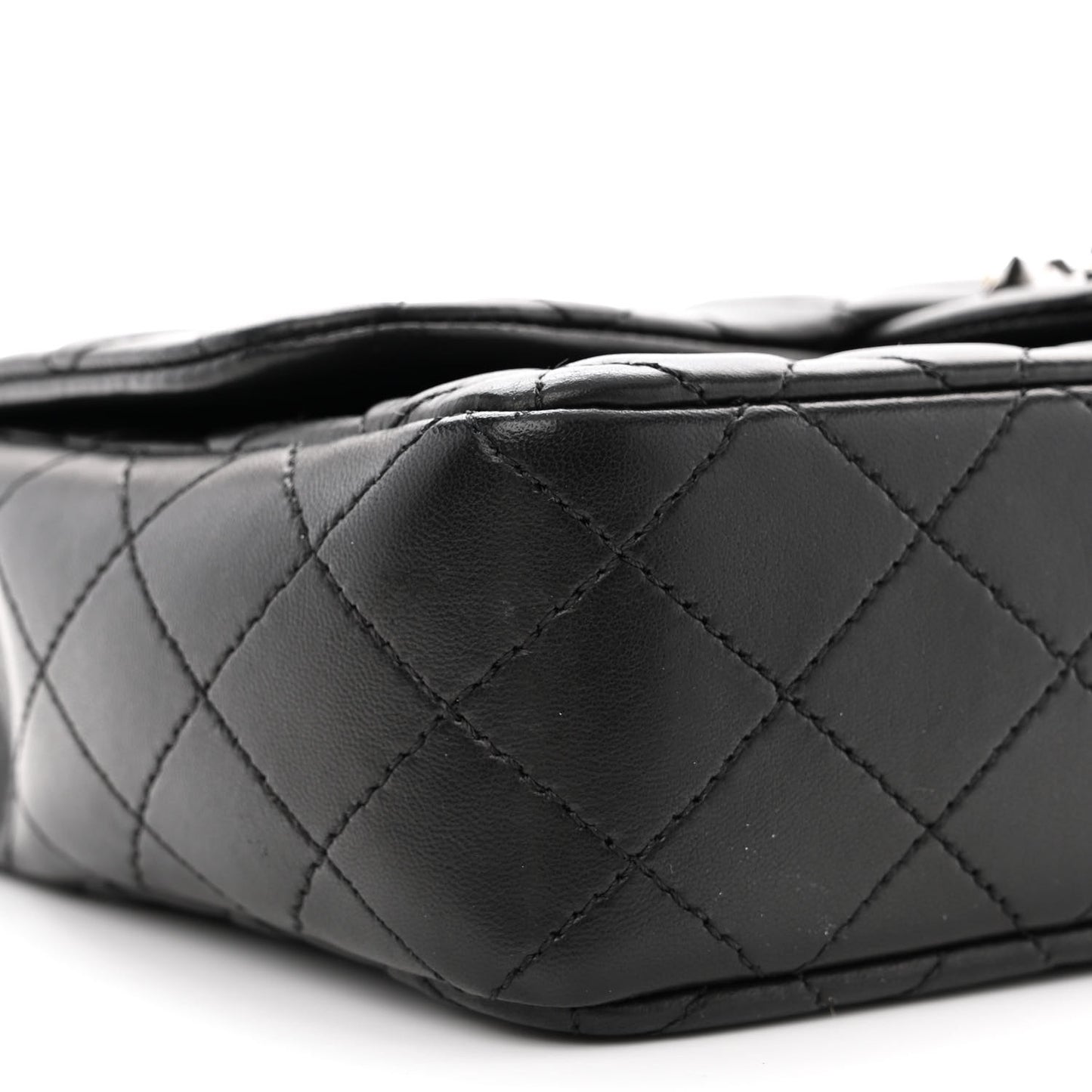 Lambskin Quilted Medium Westminster Pearl Flap Black