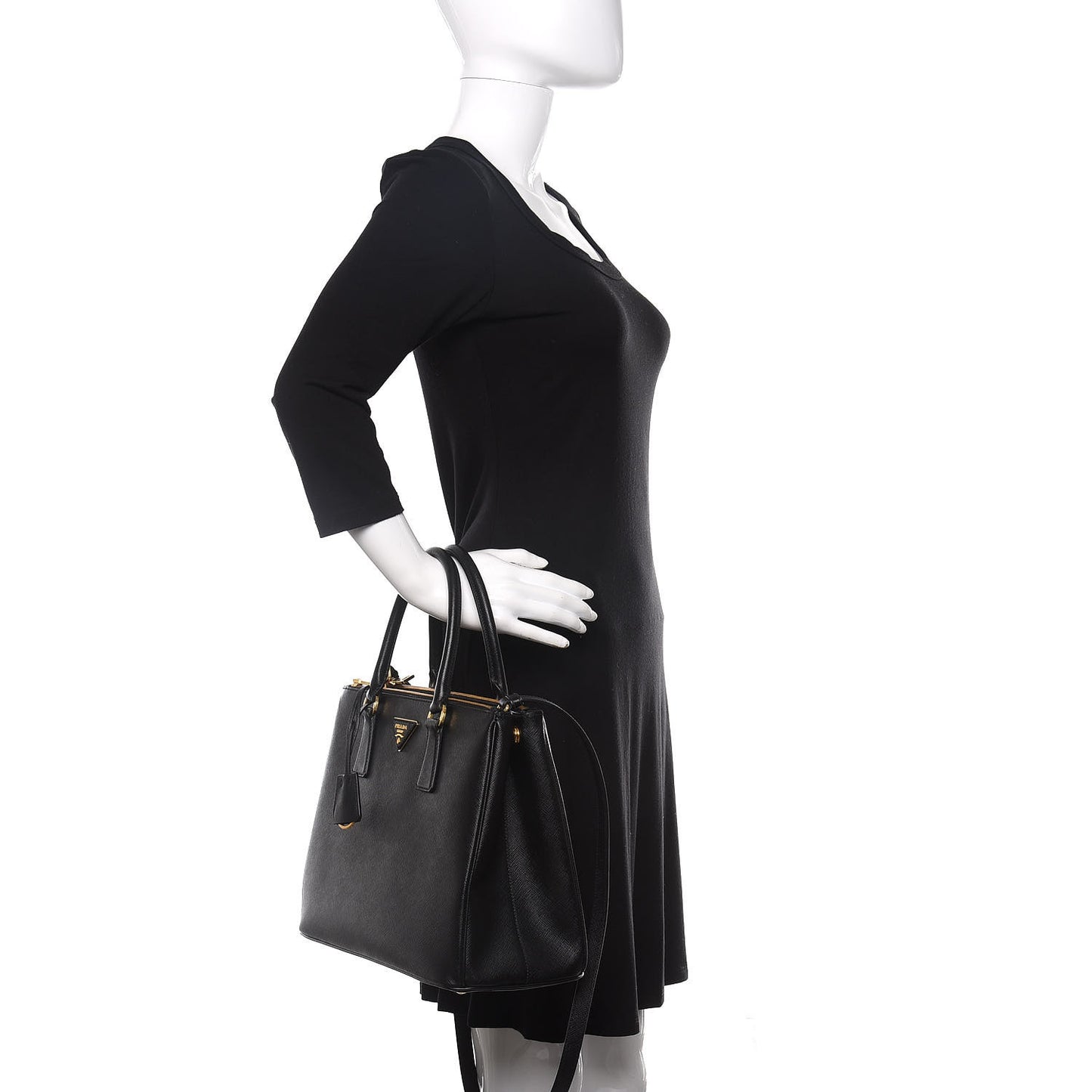 Saffiano Medium Galleria Double Zip Tote Black
