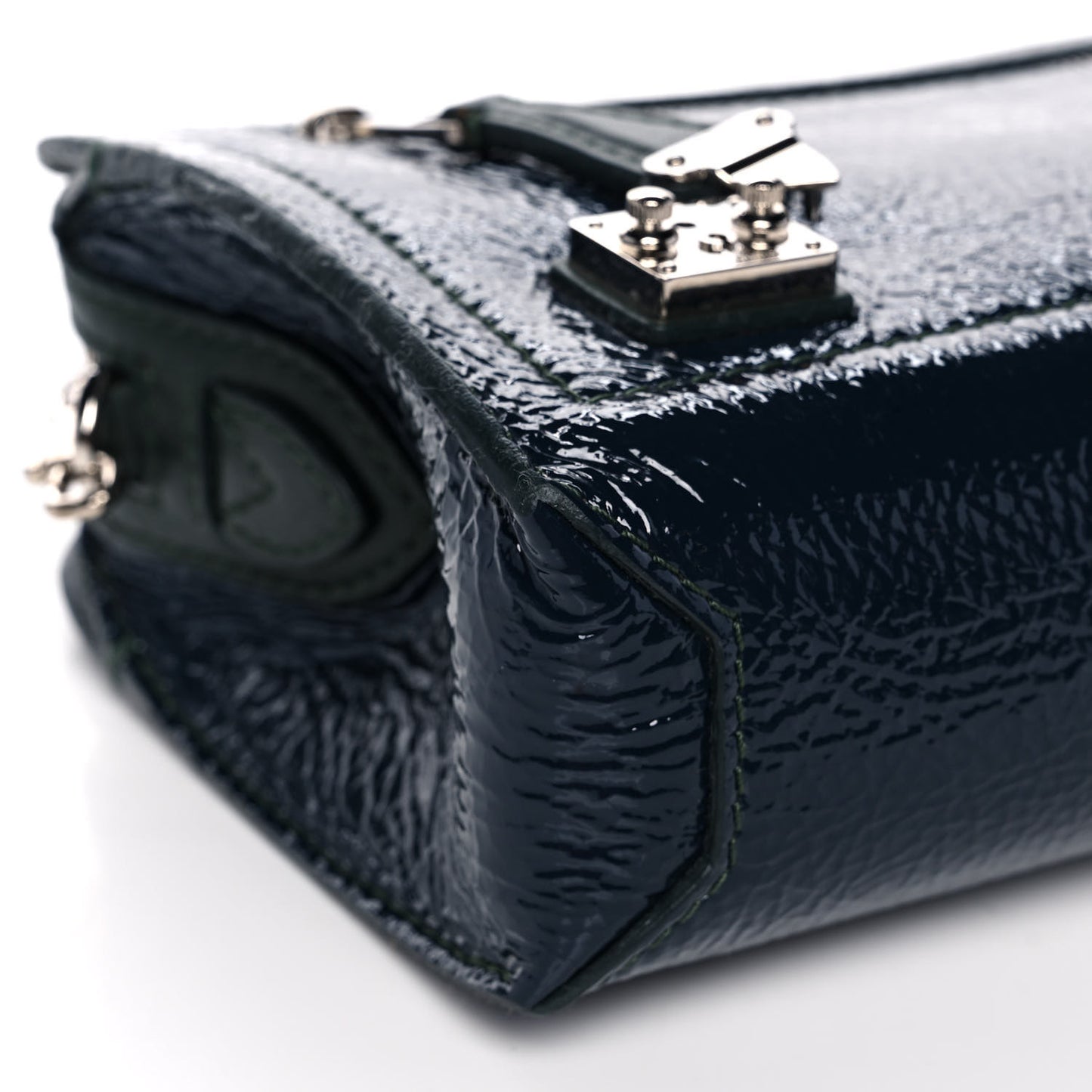 Vernis Deerskin Bonded Chain Pochette Marine