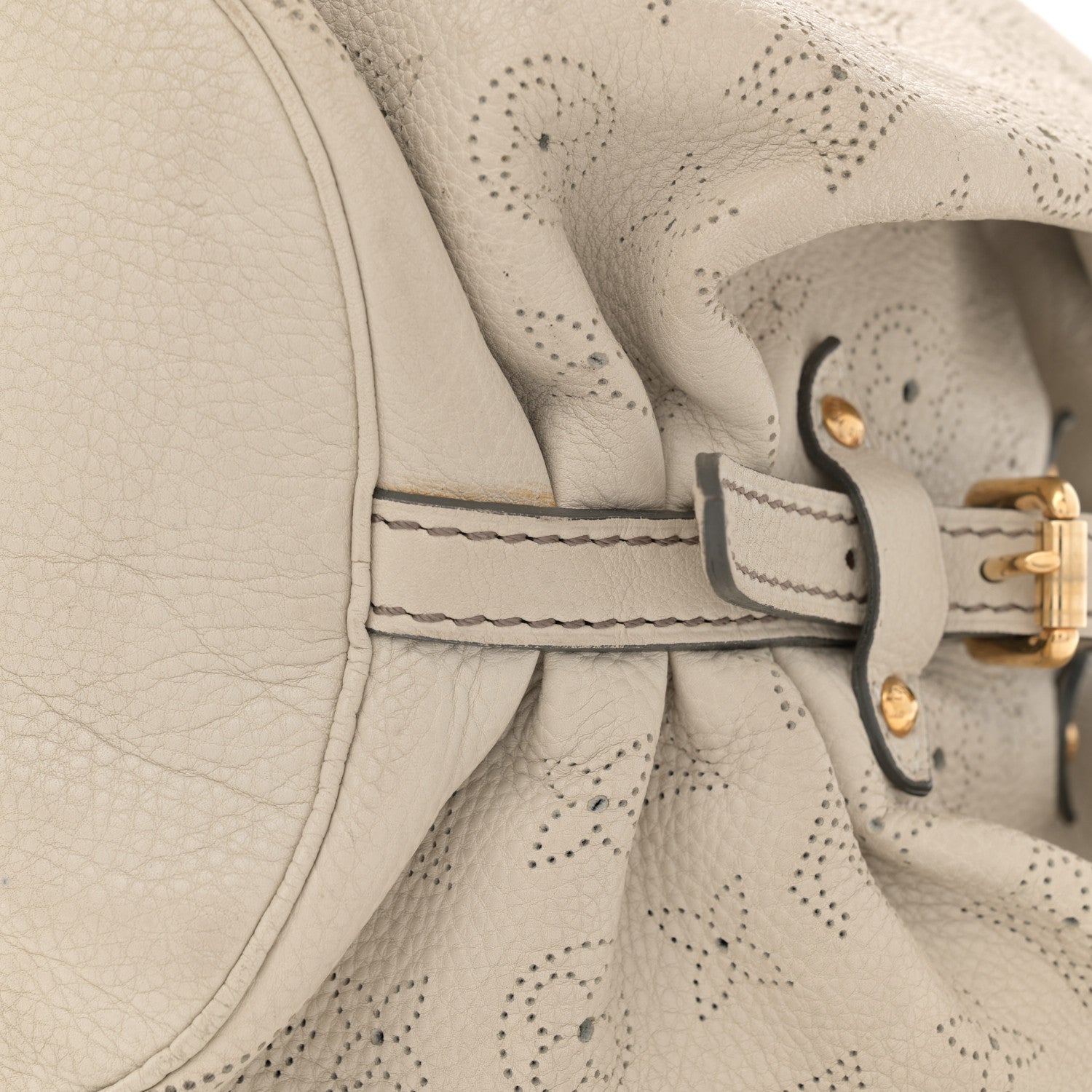 Louis Vuitton Mahina L Beige Opal 12 of 15