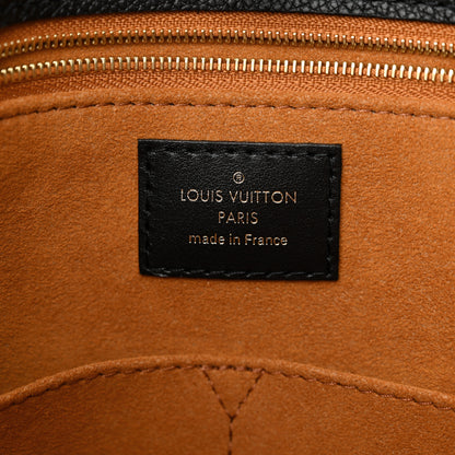 Louis Vuitton Empreinte Monogram Giant OnTheGo MM Black 6 of 10