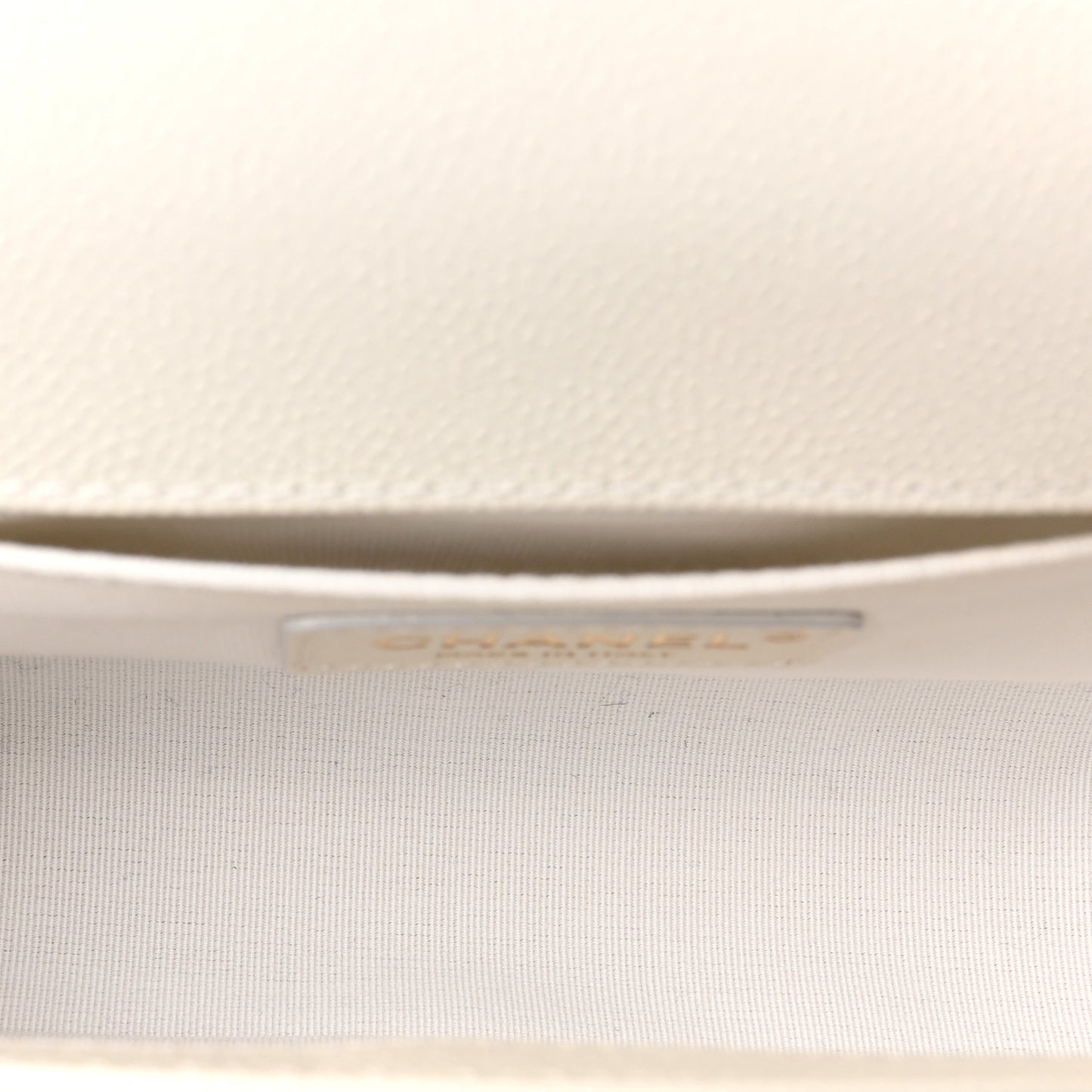 Caviar Quilted Medium Boy Flap White