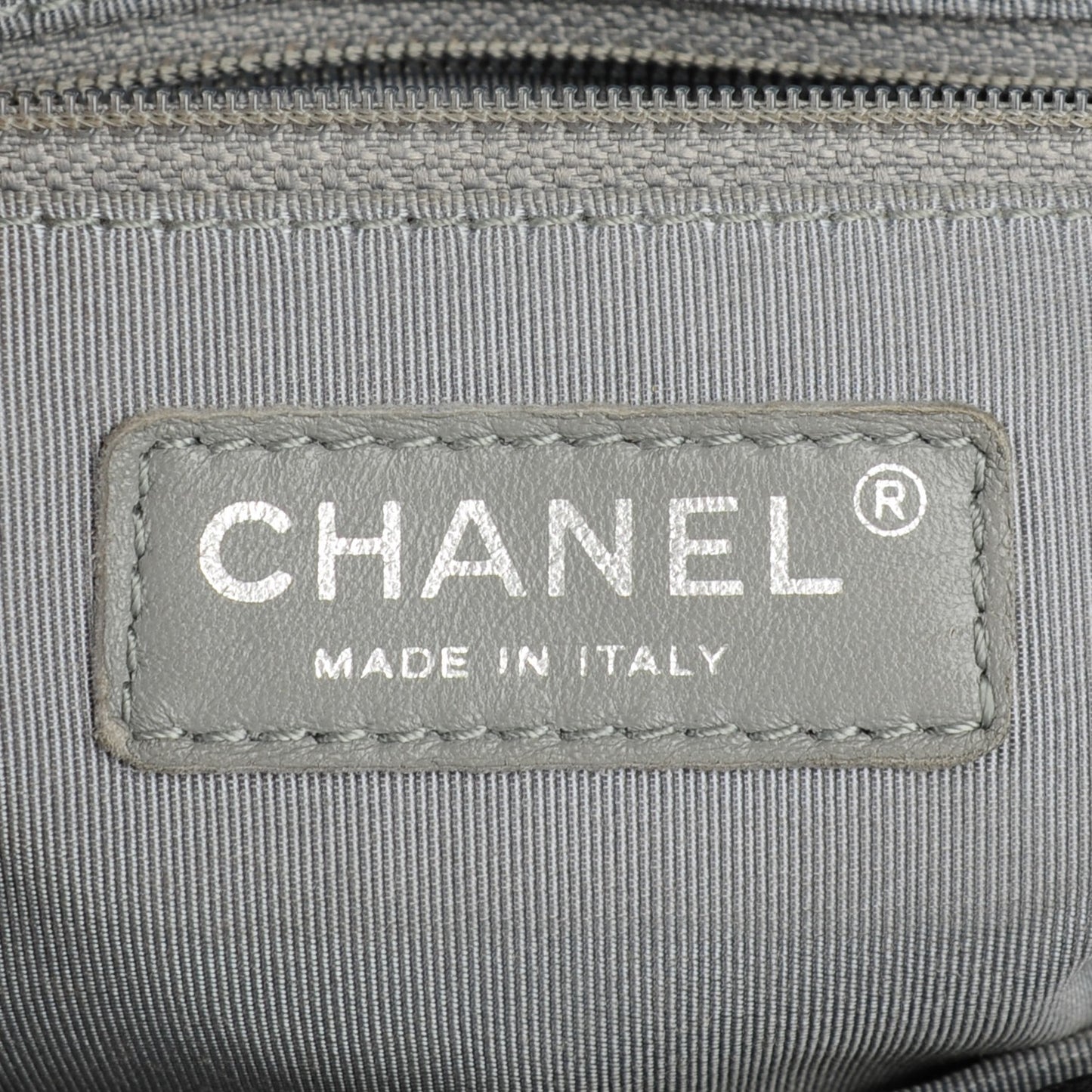 Washed Lambskin Quilted Medium Chain Around Messenger Black