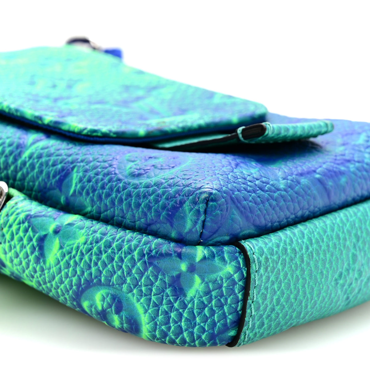 Louis Vuitton Taurillon Illusion Double Phone Case Bleu Vert 8 of 9