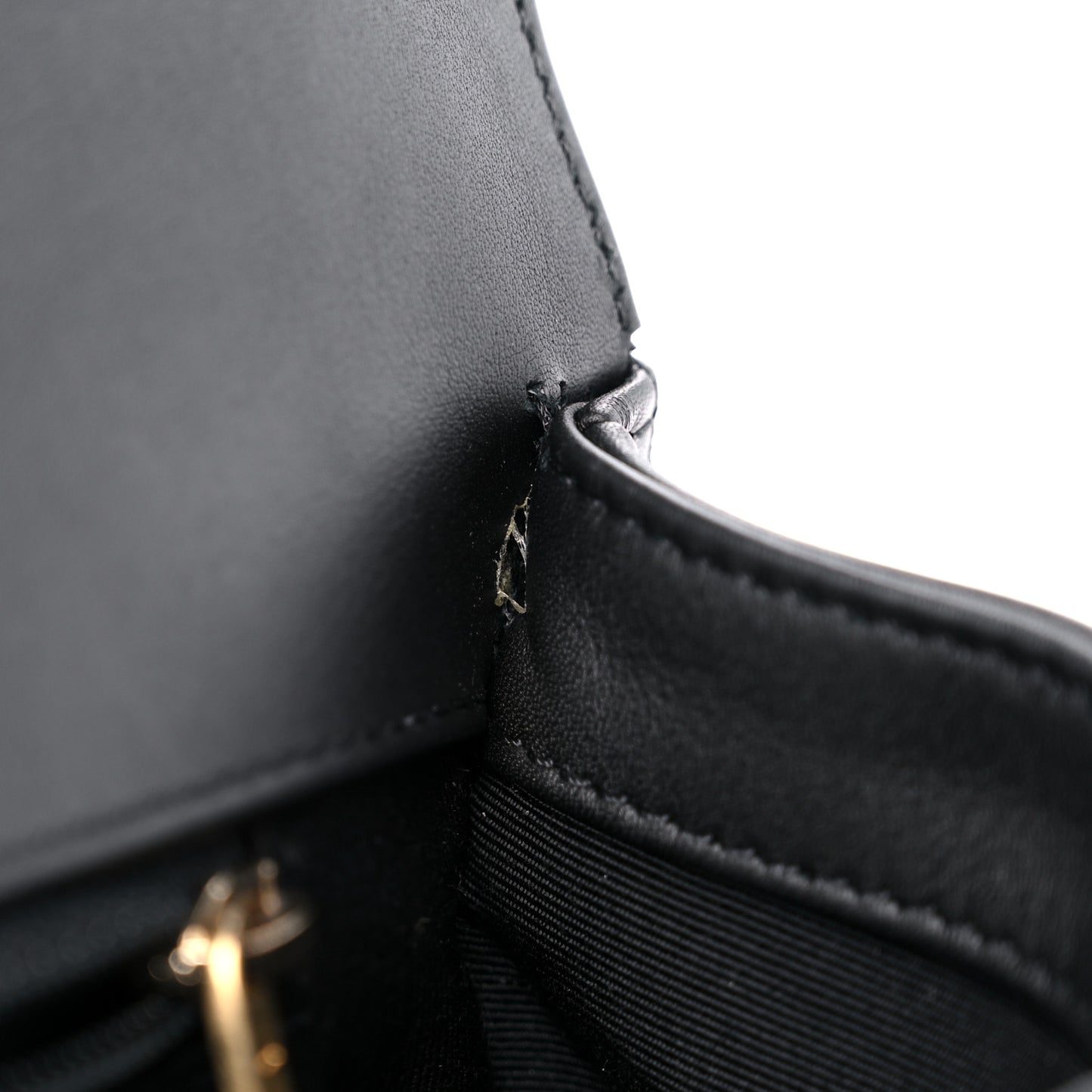 Patent Calfskin Quilted New Medium Boy Flap Black