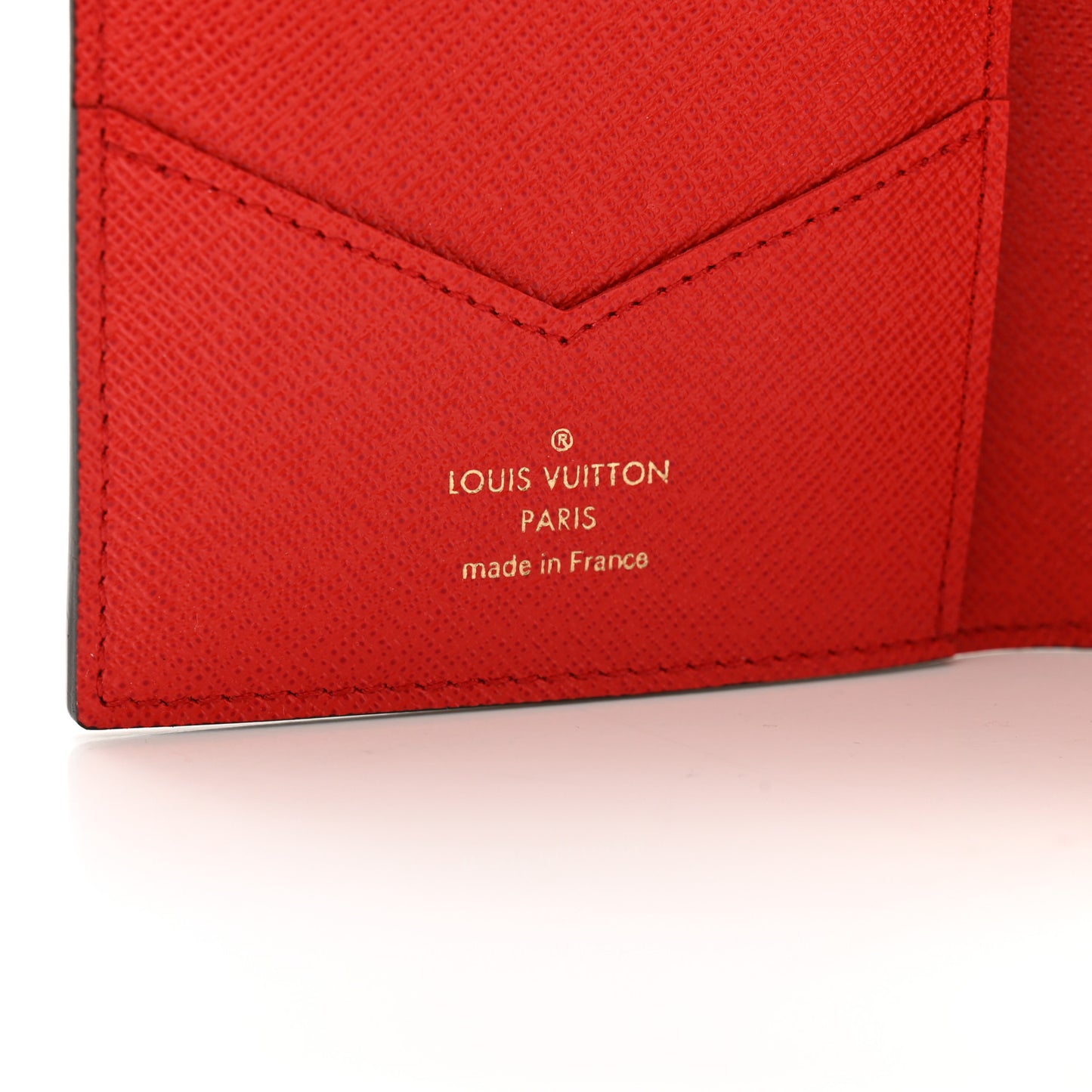 Monogram 2019 Christmas Animation Passport CoverMonogram 2019 Christmas Animation Passport Cover Rouge