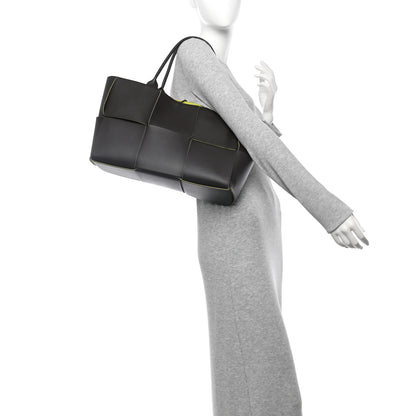 Bottega Veneta Nappa Maxi Intrecciato Medium Arco Tote Fondant Kiwi 2 of 12