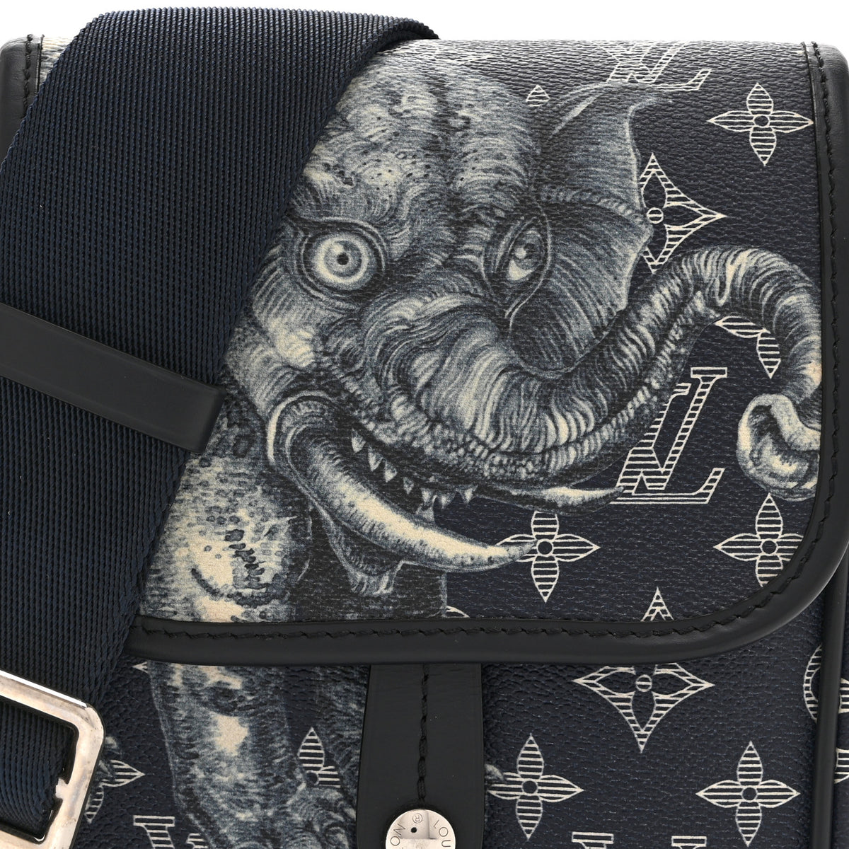 Louis Vuitton Savane Monogram Elephant Chapman Messenger BB Encre 8 of 10