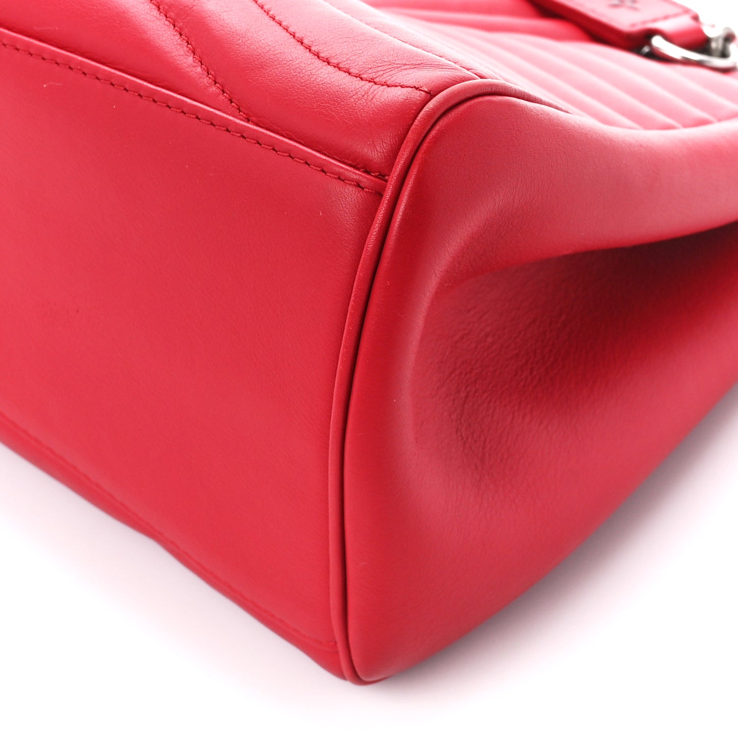 Calfskin New Wave Chain Tote Ecarlate