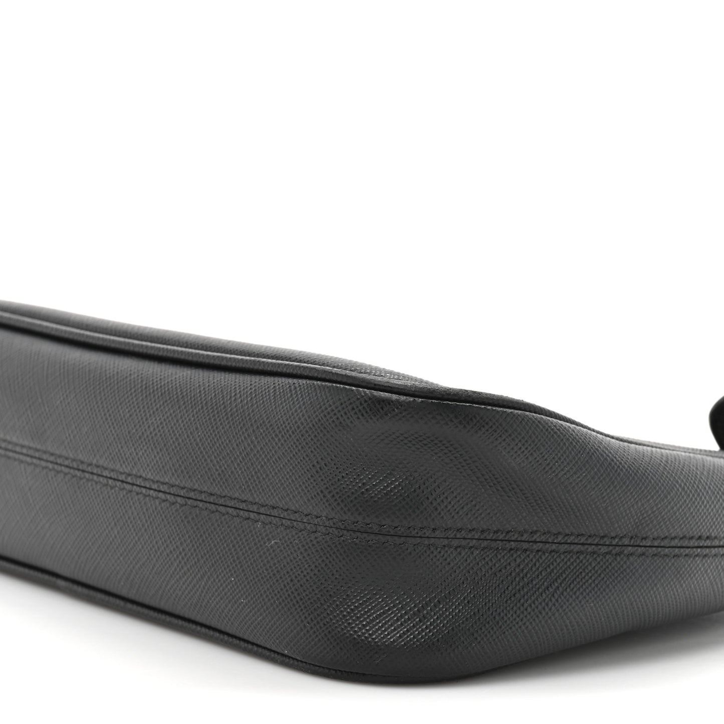 Saffiano Lux Re-Edition 2005 Shoulder Bag Black