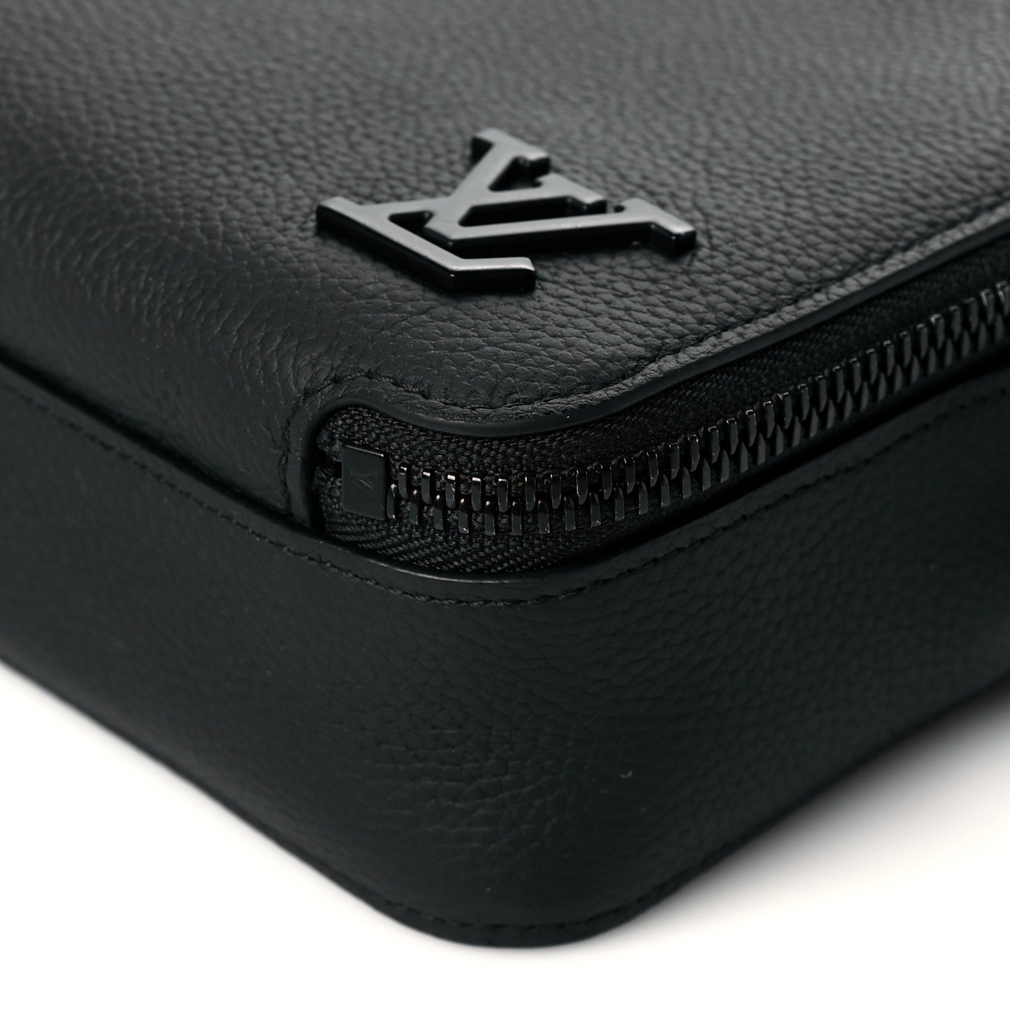 Taurillon Alpha Wearable Wallet Black