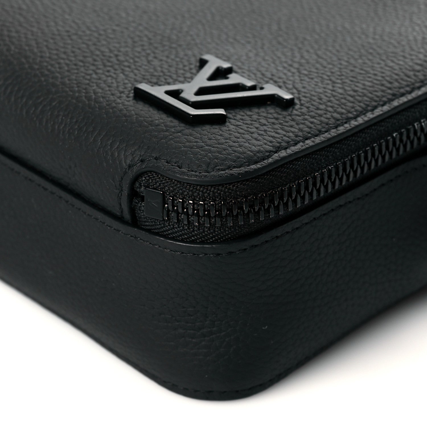 Louis Vuitton Taurillon Alpha Wearable Wallet Black 10 of 11